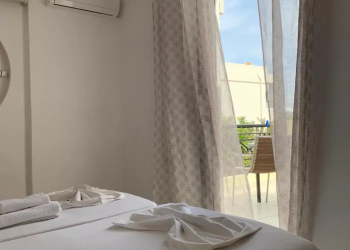 Apartmanhotel Manine 3*