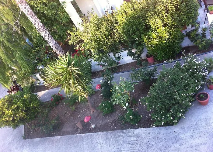 Manine Apartmanhotel 3*